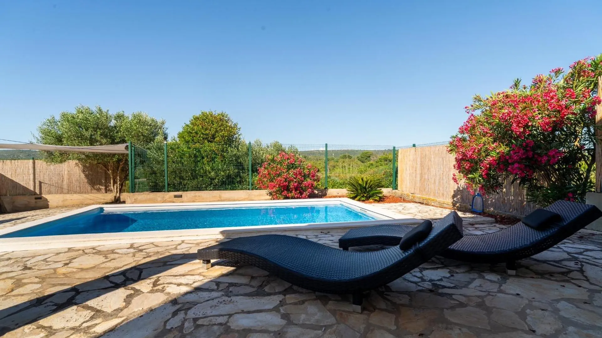 House Sakarun With Swimming Pool Villa Veli Rat
